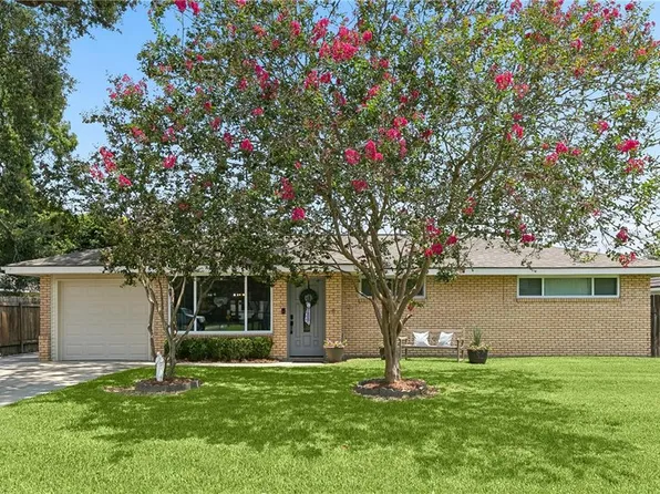 109 Vernon St, Belle Chasse, LA 70037