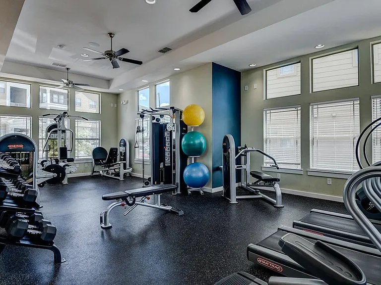 La Contessa Apartments — Photo 18