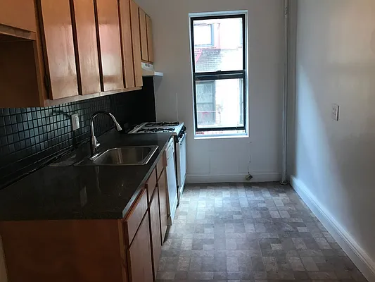 Rented by PMG Real Estate  | media 10