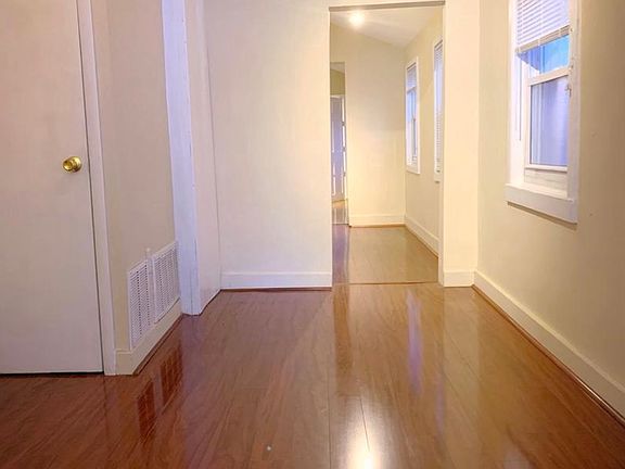 5th image of 1207 Light St