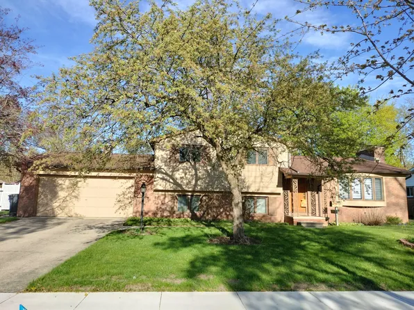 2904 Dina St, Midland, MI 48642