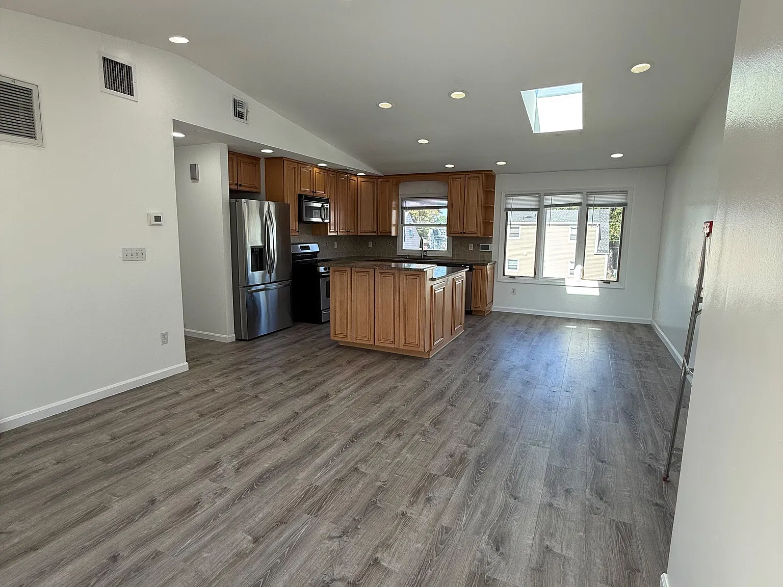 2 bed, $2,700 — Photo 2