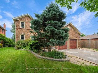 102 Crawford Rose Dr, Aurora, ON L4G4R9