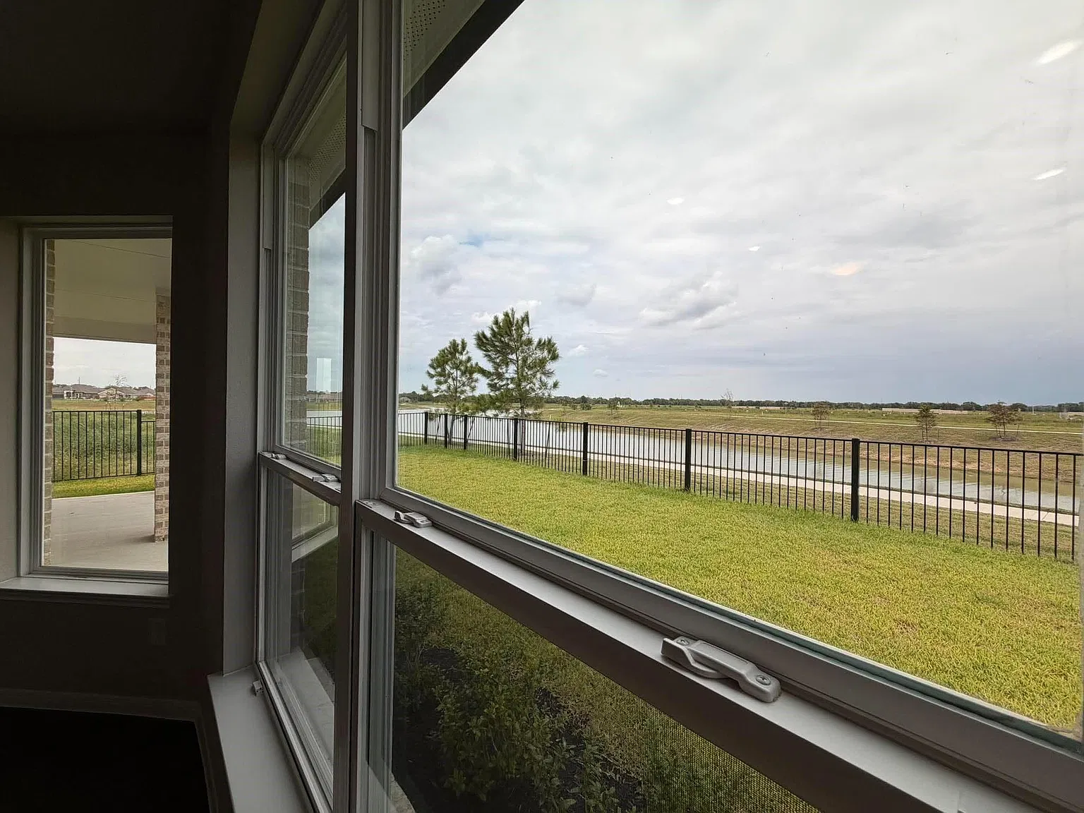 4 bed, 3.0 bath, 2050 sqft, $2,600 — Photo 1