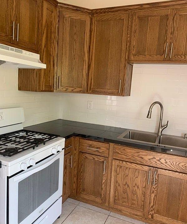1st image of 520 E Willow St APT 16