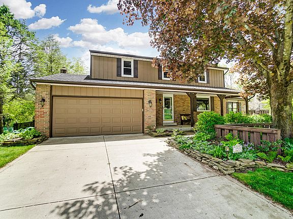 2nd image of 1215 Autumn Hill Dr