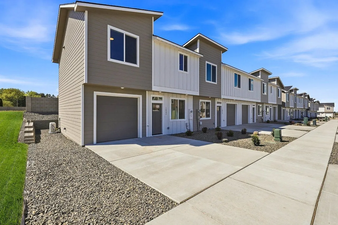 The Ridge Townhomes — Photo 2
