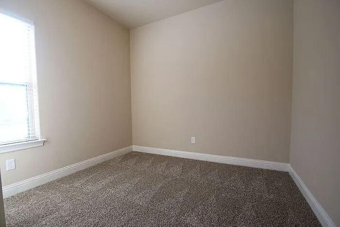 3219 Karen St — Photo 17