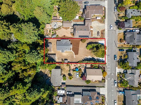 3rd image of 935 Cedar Street