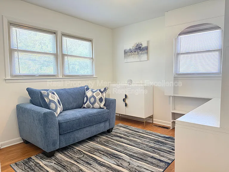 120 E Rowan St — Photo 30