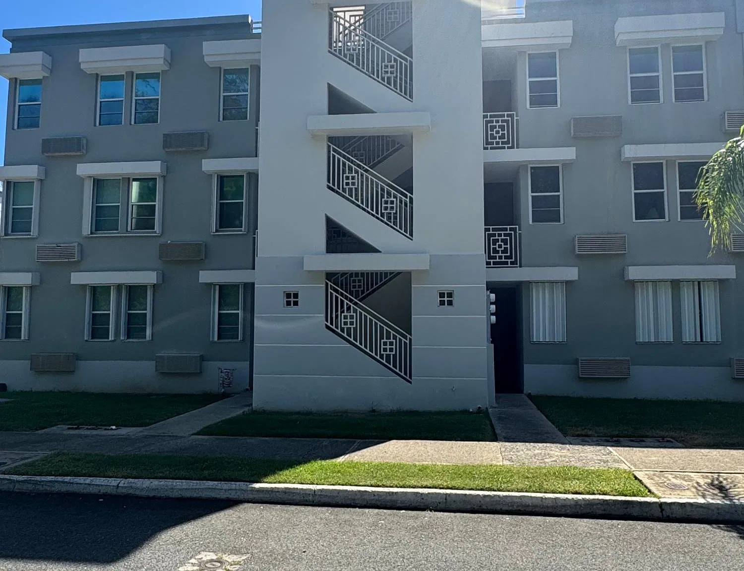 Ocean Point (Condominio) — Photo 1