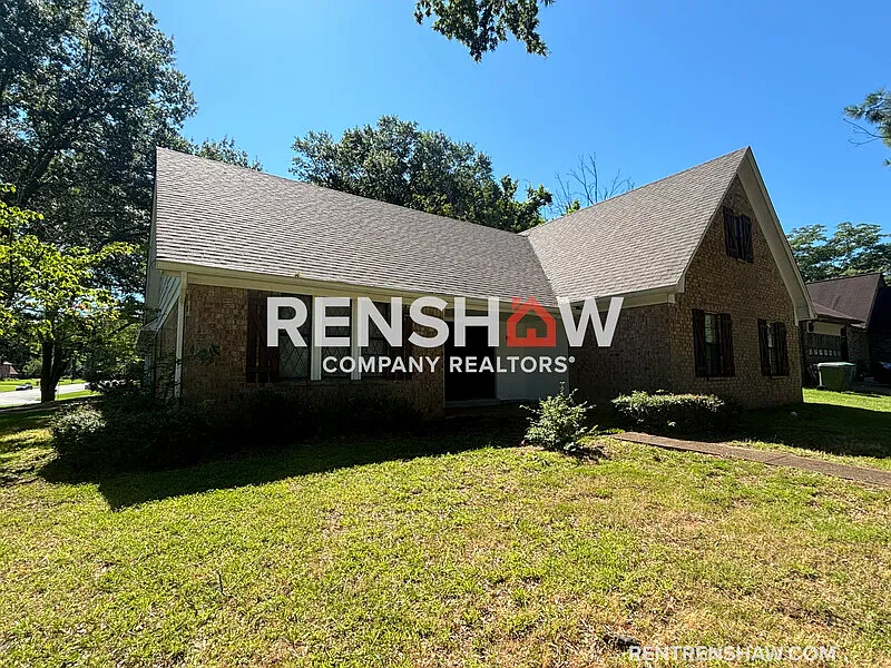 5 bed, 3.0 bath, 1600 sqft, $1,595 — Photo 2