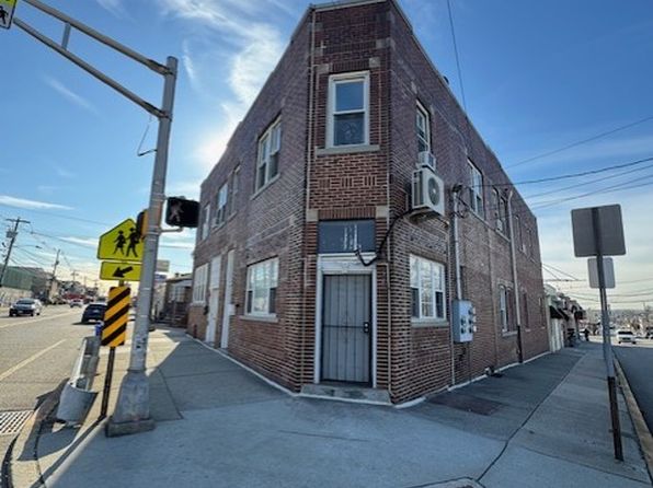 295 Midland Ave Floor 1