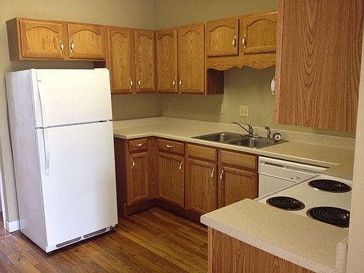 3rd image of 268 W Main St APT 11