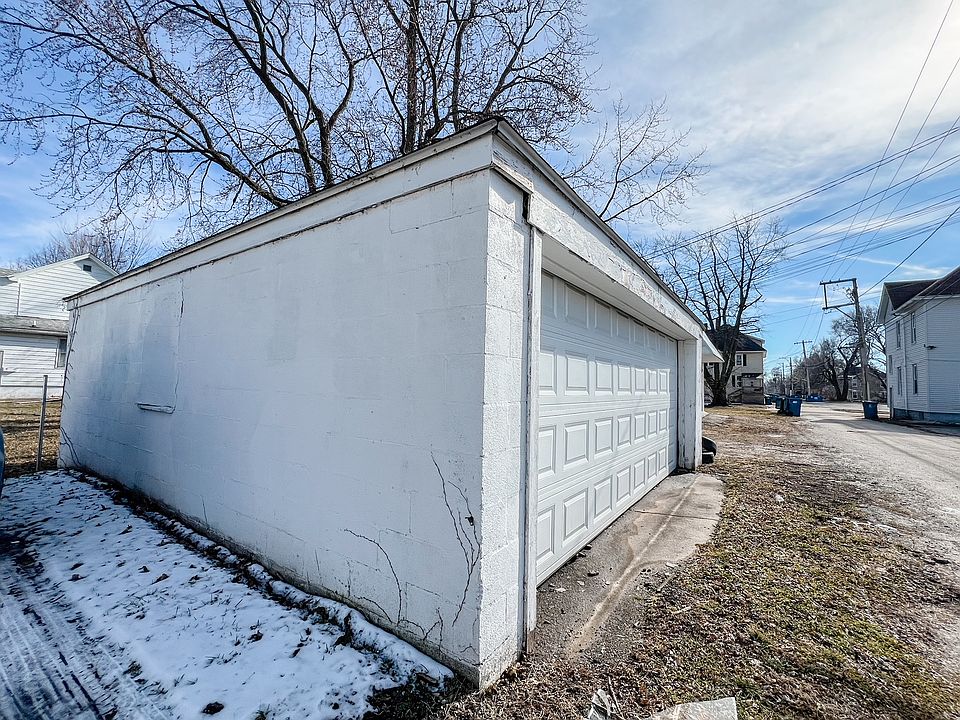 169 S 3rd Ave 3 Garage 169 S 3rd Ave Kankakee IL Zillow