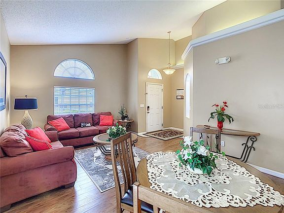 5th image of 16645 Rolling Green Dr