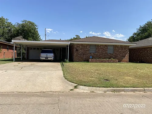 1317 SW 68th St Photo 1