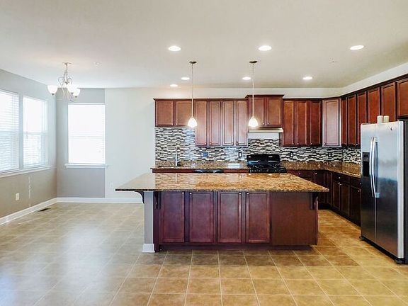 3rd image of 45425 Havenridge St