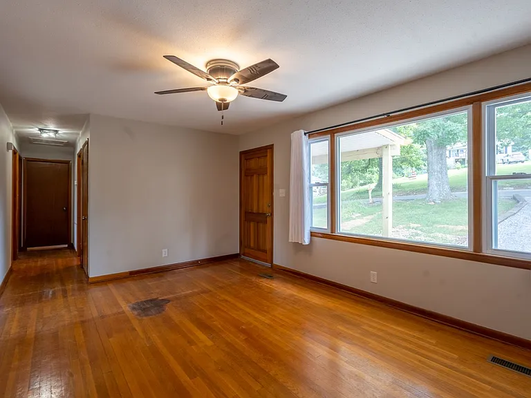 740 Page St — Photo 3