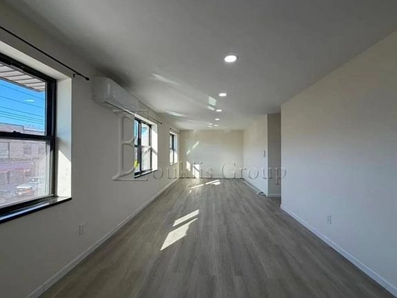 4th image of 5919 174th St Floor 2
