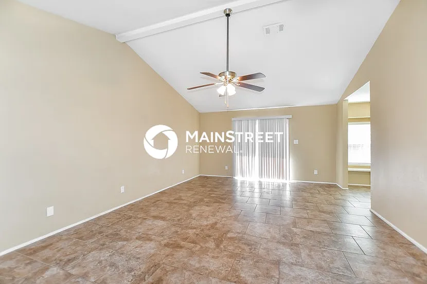1724 Panola Dr — Photo 2