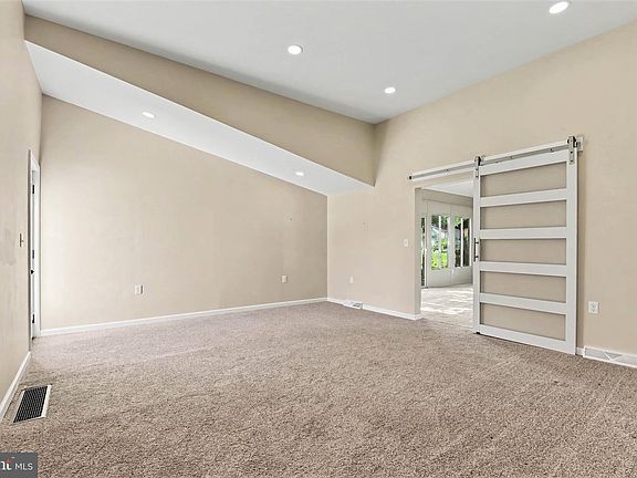 2nd image of 405 Kauffman St