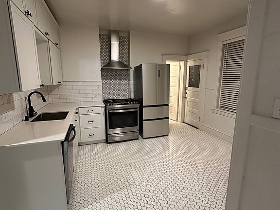 2nd image of 519 W 5th Ave APT A