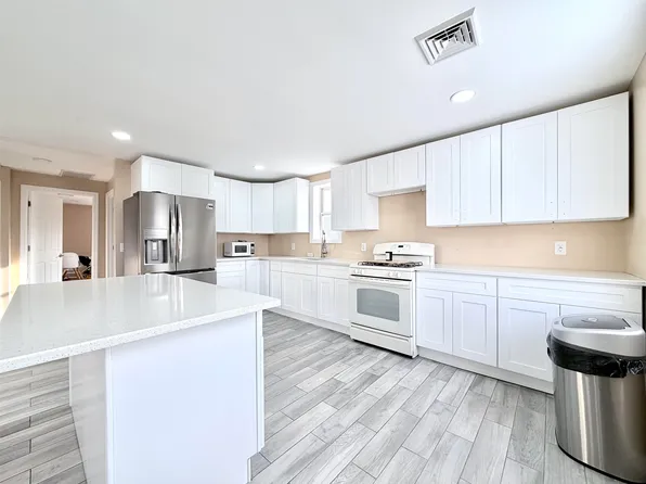 1572 Summit Ave Floor 2, Hillside, NJ 07205