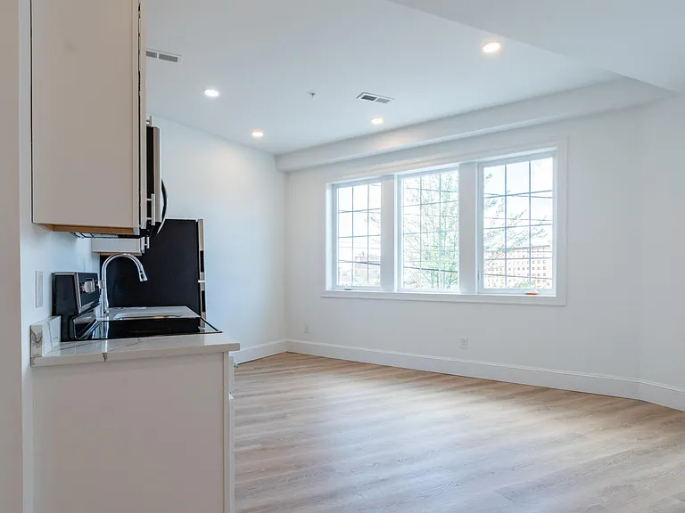 8 Water St #206 — Photo 4