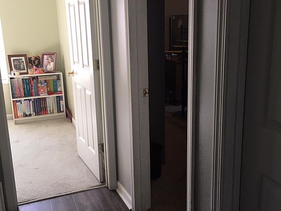 4th image of 929 Grandview Dr