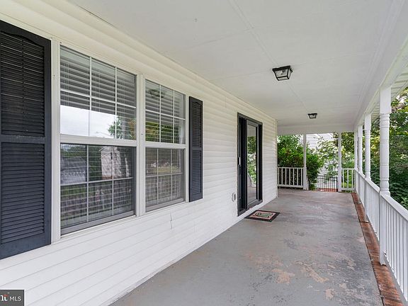 2nd image of 2309 Maplewood Dr
