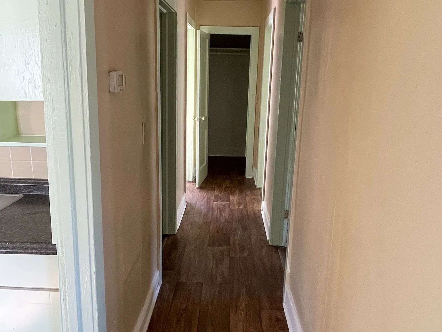 3 bed, 864 sqft, $1,100 — Photo 4
