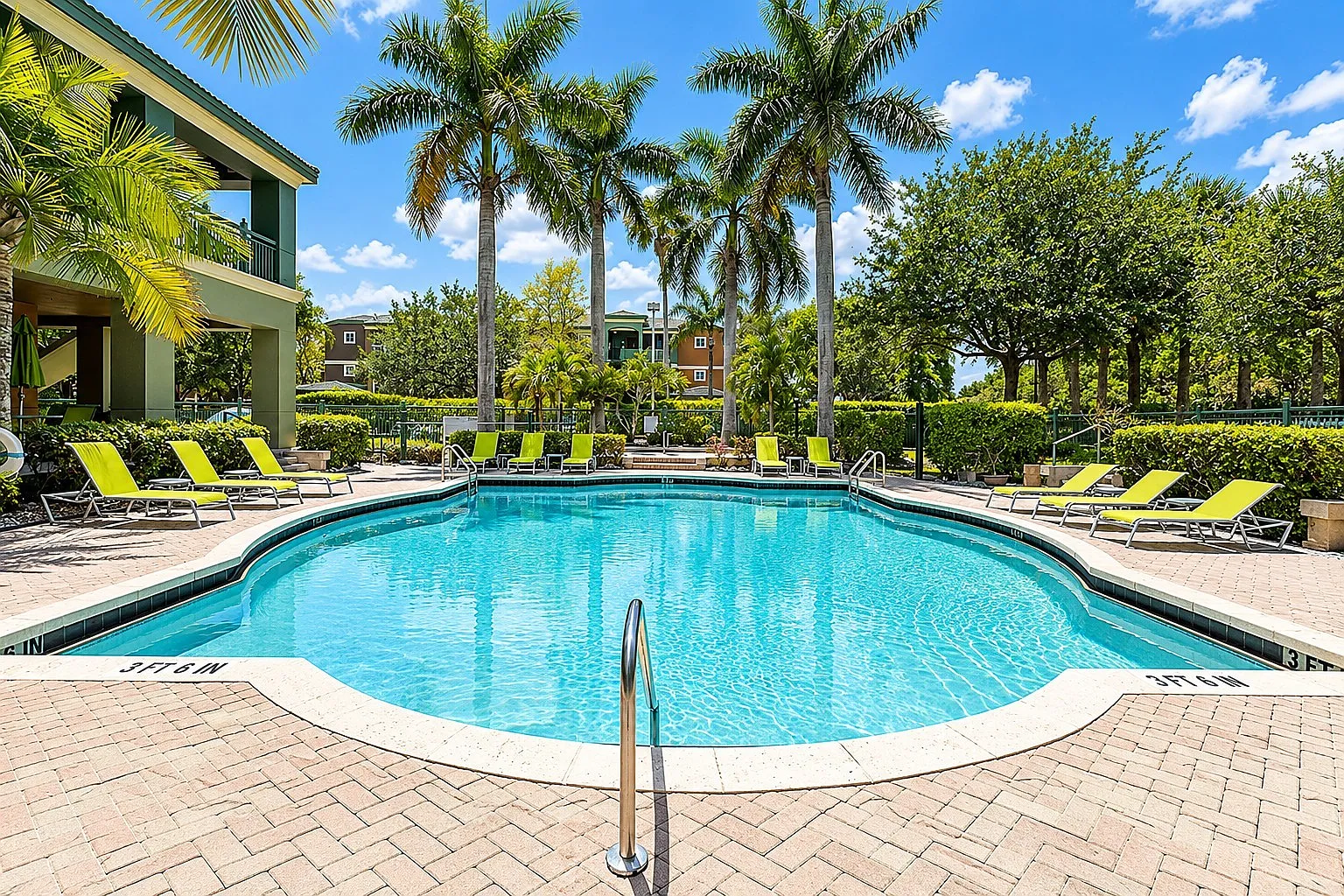 Club Mira Lago Apartments — Photo 1