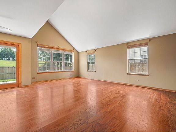5th image of 1656 Gleneagle Dr