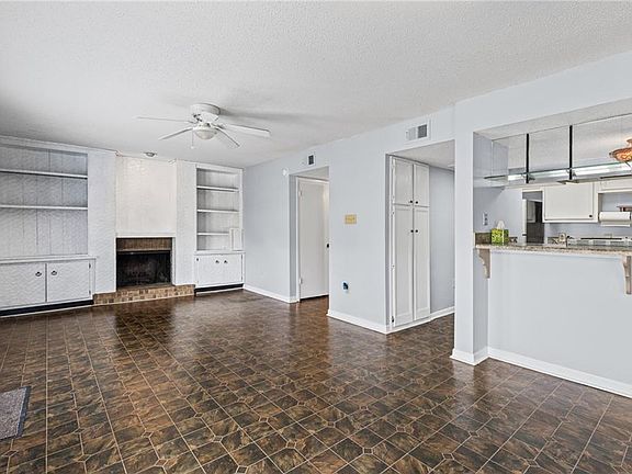5th image of 2901 Grant St Unit 304