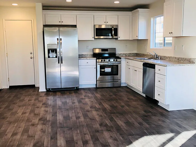 2897 E La Avenida Dr — Photo 9