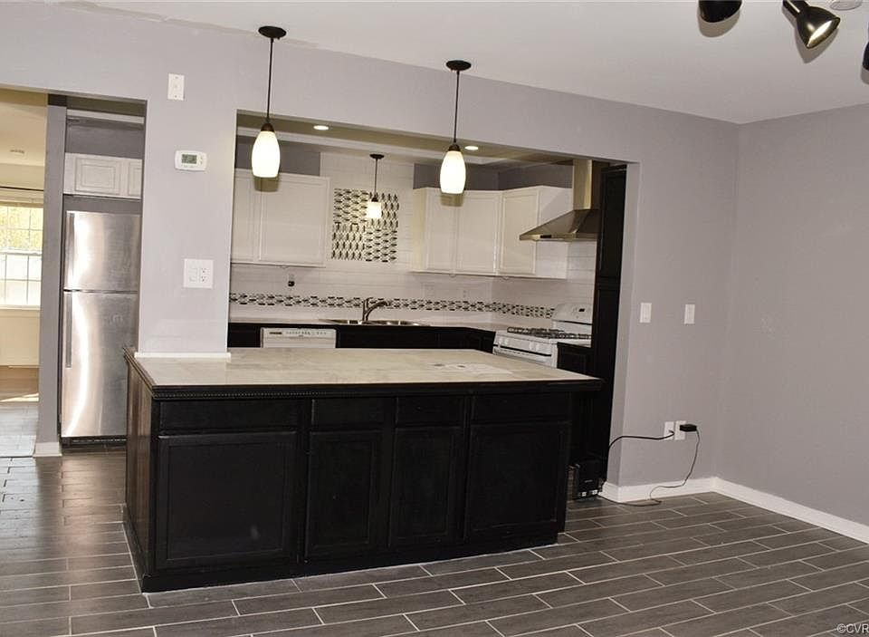 1st image of 6102 Newington Dr #6102