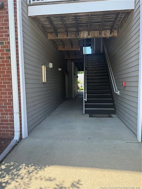 616 Marshtree Ln — Photo 2
