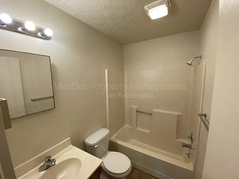 624 Highview Ct — Photo 9
