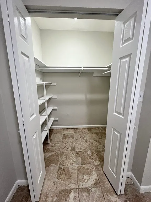 Studio, 1.0 bath, 300 sqft, $1,650 — Photo 3
