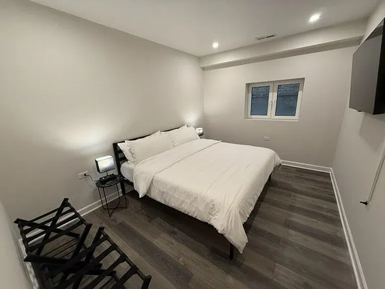 1635 S California Ave — Photo 20