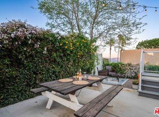 1302 Zuni Ln, Topanga, CA 90290