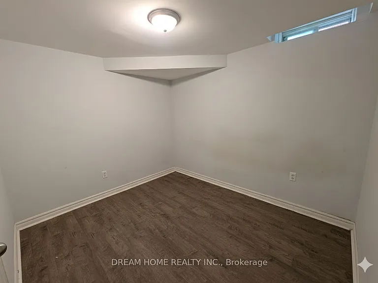 28 Carl Cres #BASEMENT — Photo 6