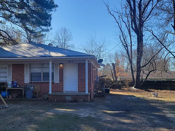 2nd image of 217 Marion St #217