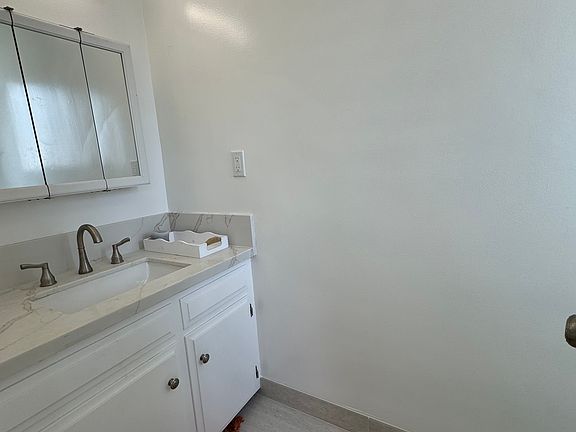 3rd image of 8919 Longden Ave #2B-1Ba-1100Sqft