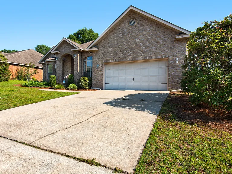 6776 Cotter Dr — Photo 2