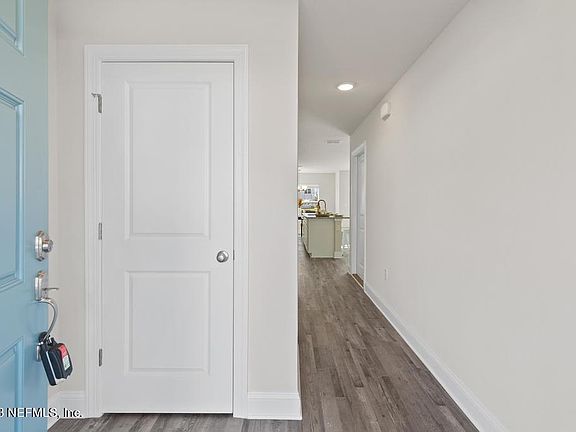 5th image of 3615 MILDRED Way