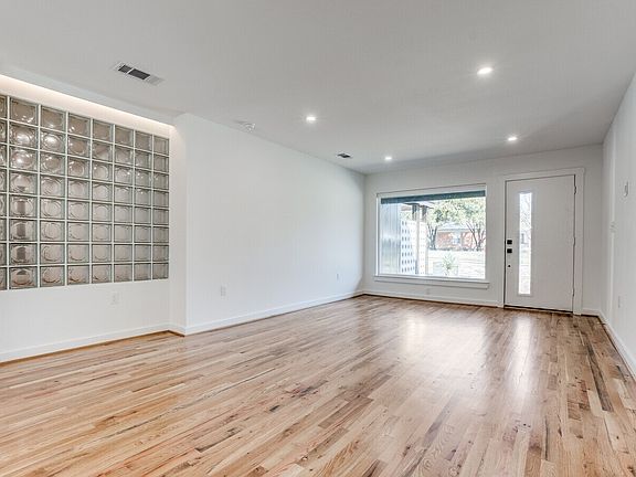 4th image of 1820 Mariposa Dr #1