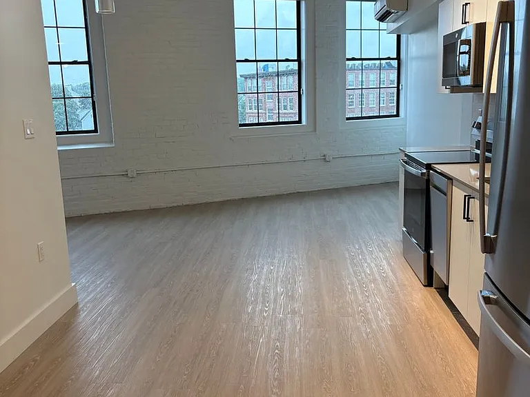 Essex St. Lofts — Photo 24