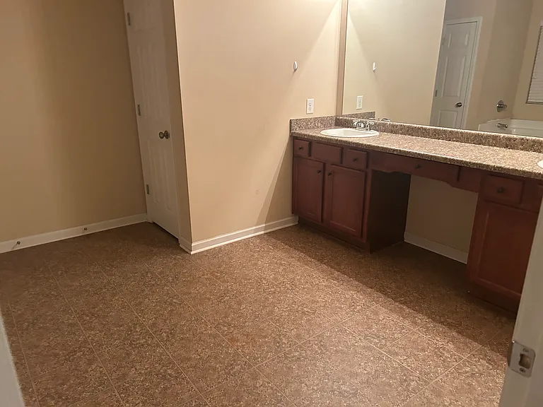 351 Scarlet Oaks Dr — Photo 20